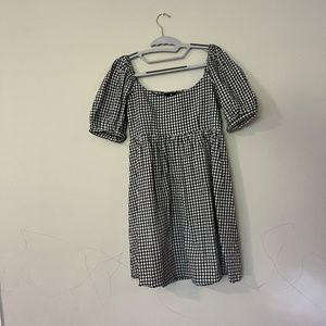 TUCKERNUCK Pomander Place black and white dress
